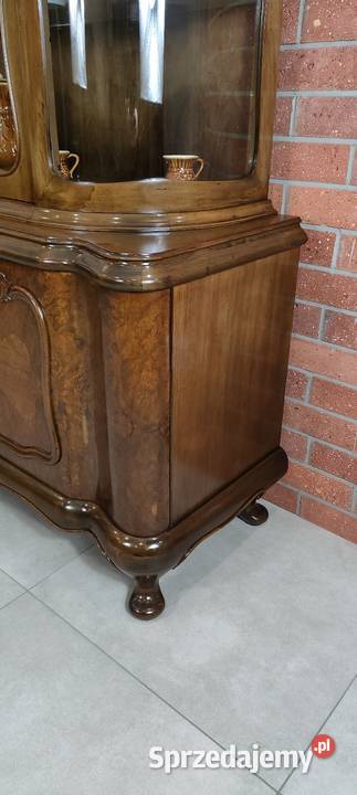 Piękna serwantka witryna klasyczna