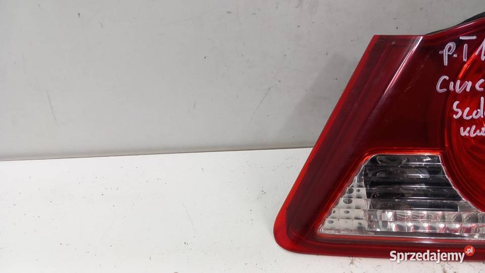 HONDA CIVIC VIII SEDAN LAMPA TYŁ PRAWA W KLAPĘ Zbierkowo