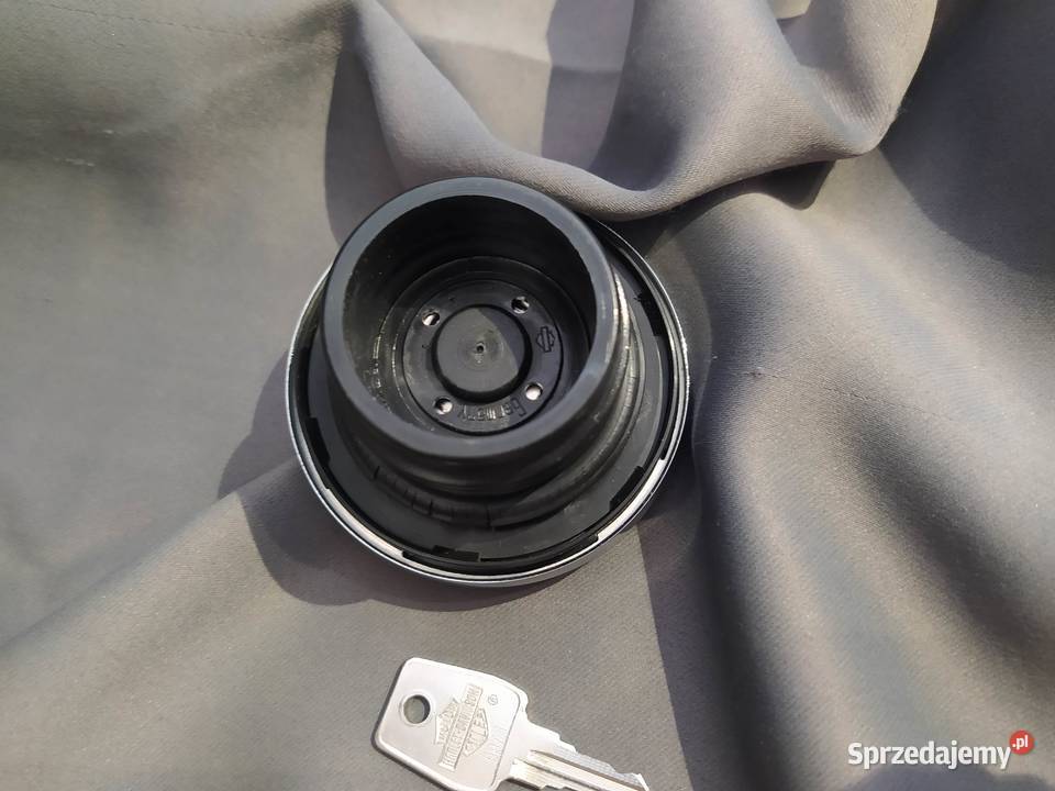 HARLEY KOREK WLEWU PALIWA ZAMYKANY LOGO HD