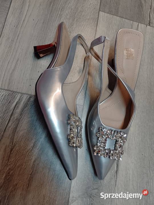 42 Srebrne bogato zdobione czółenka wieczorowe z Kraków