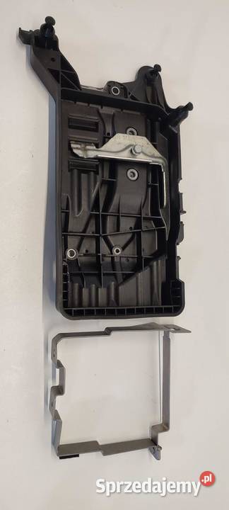 VW TAYRON PODSTAWA AKUMULATORA 5R3915331B osobowe