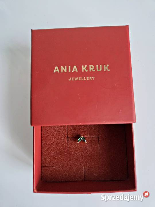 Kolczyk z zielonymi cyrkoniami piercing Ania Liszki