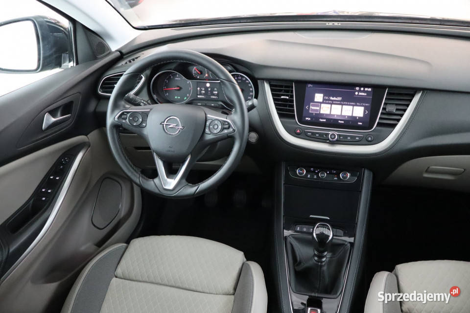 Opel Grandland 12 Turbo gniazdo USB