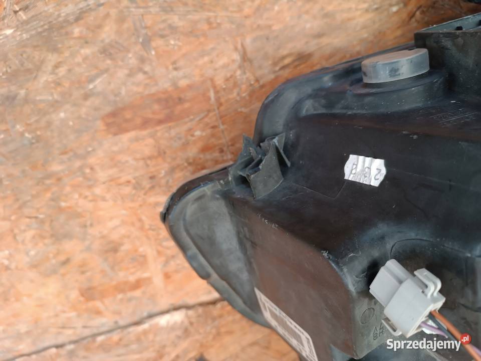 LAMPA LEWY PRZÓD REFLEKTOR EU XENON BMW 1 E81 osobowe wielkopolskie