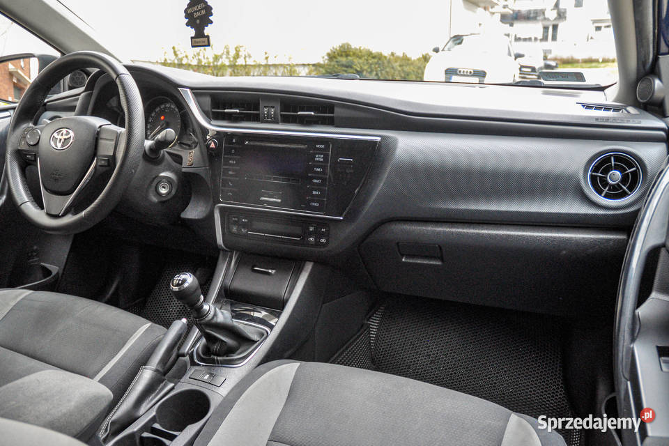 Toyota Auris 16 LPG 2017 r Lift Salon dolnośląskie Wrocław sprzedam