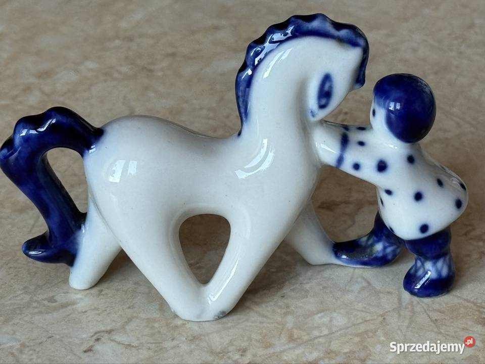 Figurka chłopiec z koniem Mielec