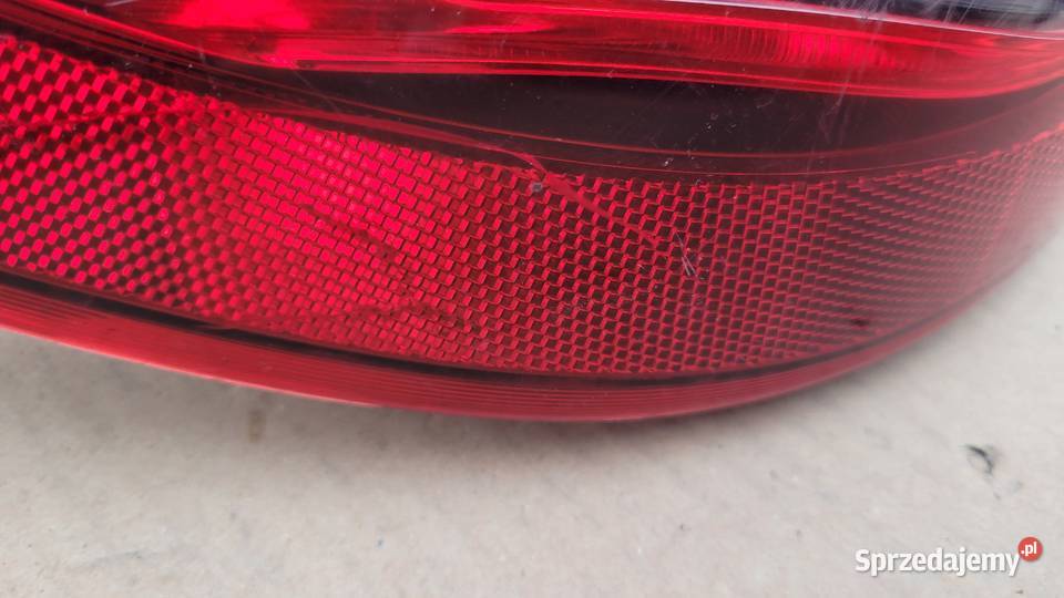 MERCEDES W205 LIFT KOMBI LAMPA LED LEWA TYŁ Oświetlenie
