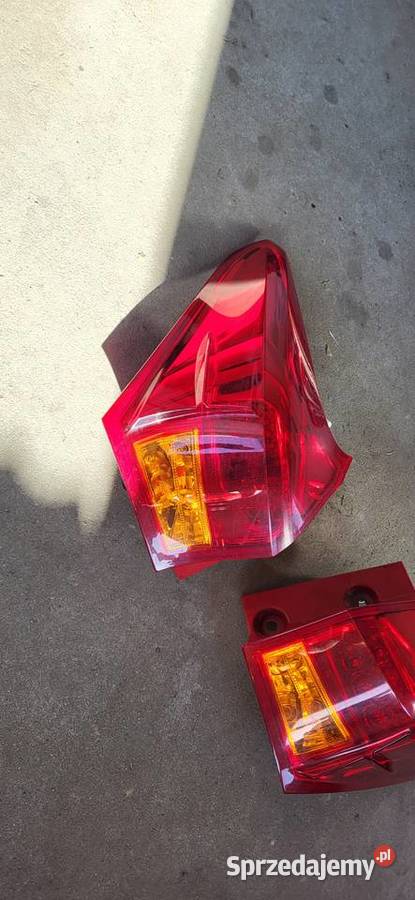 Lampy tył toyota auris 2 2014r osobowe Narol