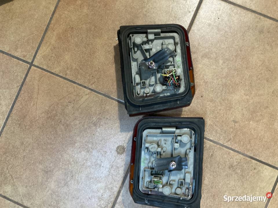 LAMPY TYŁ TYLNE ZESTAW PEUGEOT 205 Pozostałe wielkopolskie Rakoniewice sprzedam
