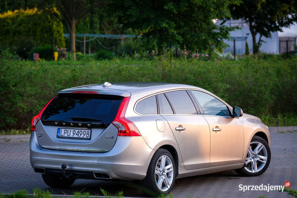 Volvo V60 D6 AWD Plugin Hybrid Summum 2400cm3 Puławy