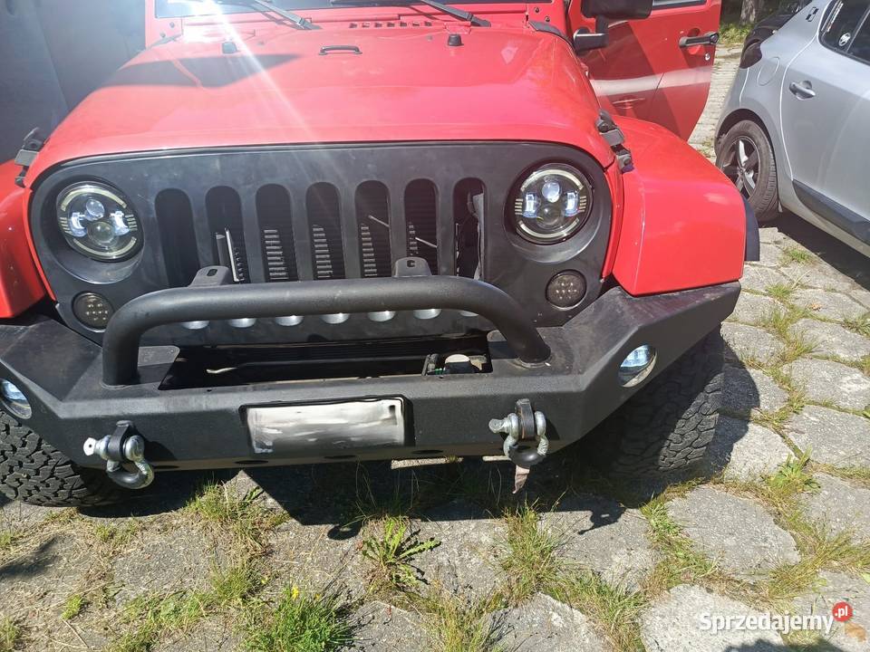Jeep Wrangler Sahara Unlimited 36 V6 światła LED