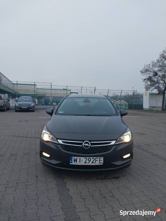 Opel Astra K 201716 CDTIidealny stanzadbanesalon