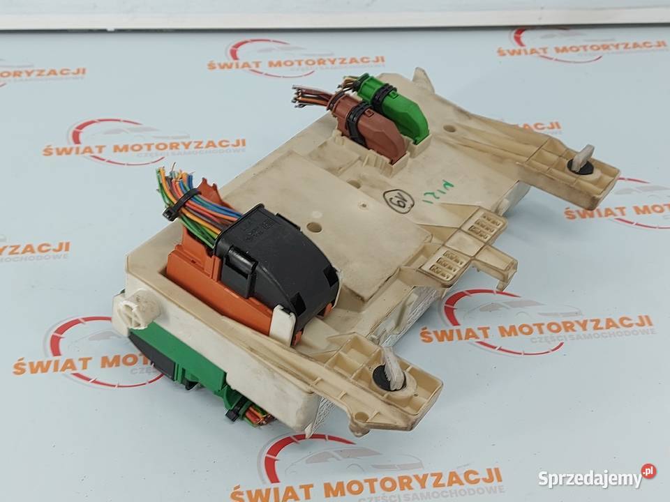 VOLVO C30 20 B 12r skrzynka bezpieczników świętokrzyskie