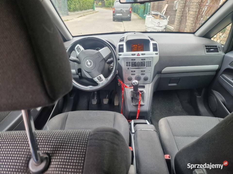 Opel Zafira B 17 klima 7osobowy garażowany