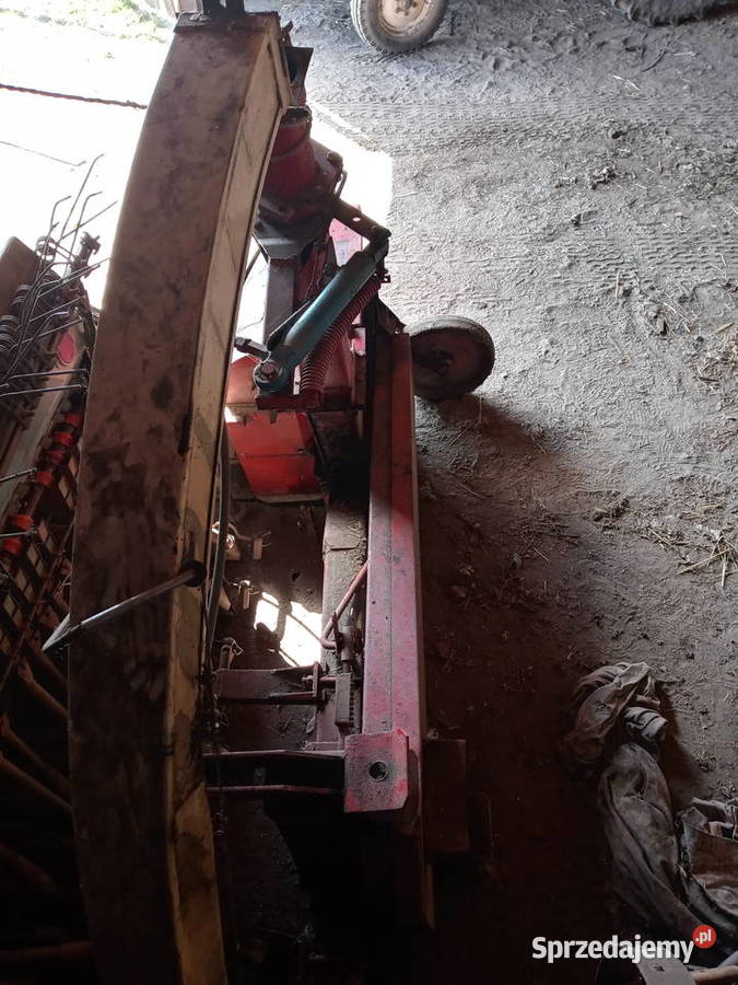 Sprzedam sieczkarnię jednorzedową do kukurydzy nieuszkodzony Borucice