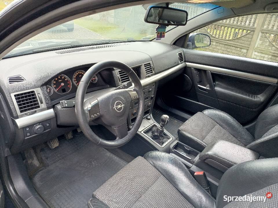 Opel Vectra GTC 22 LPG Rok produkcji 2004 Glinnik