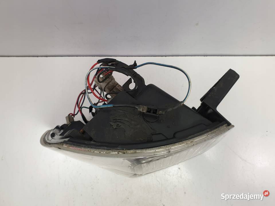 Chevrolet Equinox 0409r TYLNA LAMPA PRAWA prawy Lampy tylne
