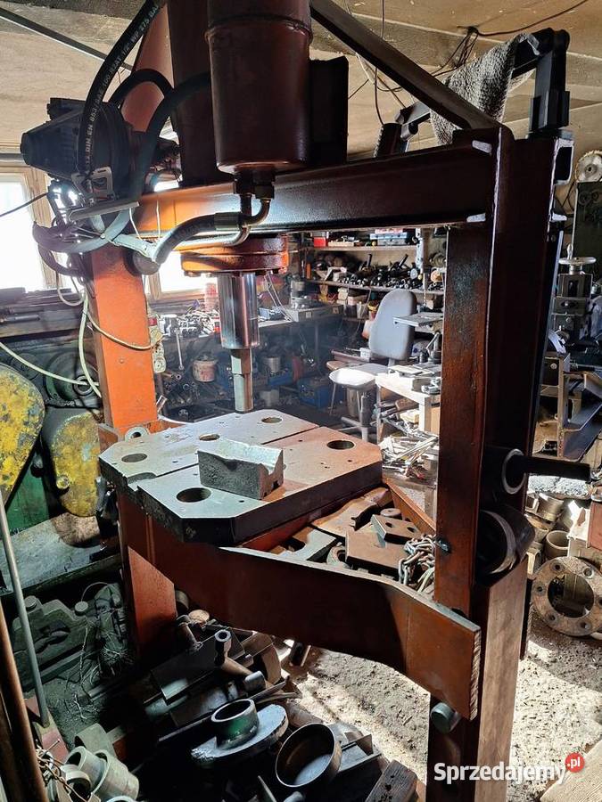 Masywna prasa hydrauliczna 30 ton Pcim