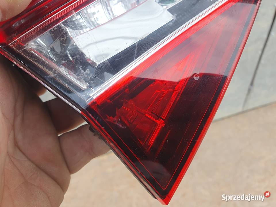 SKODA SUPERB III KOMBI LAMPA LEWY TYŁ LEWA TYLNA Lewe wielkopolskie Międzychód