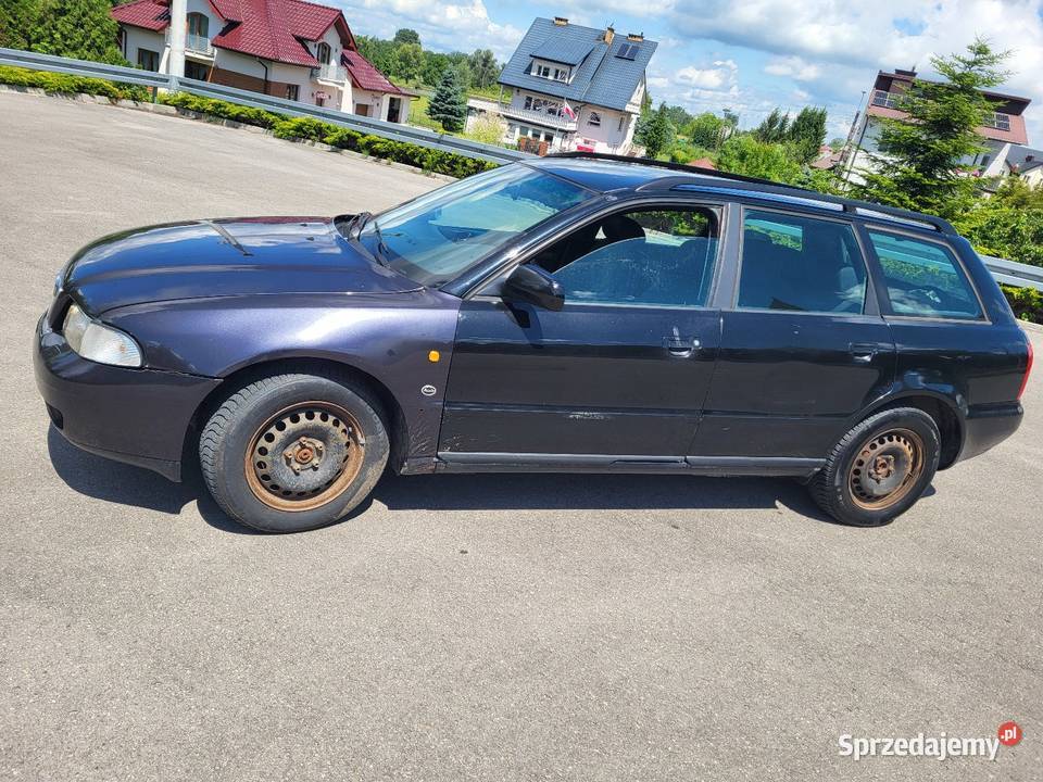 Audi a4 b5 quattro 1800cm3 Pieczonogi