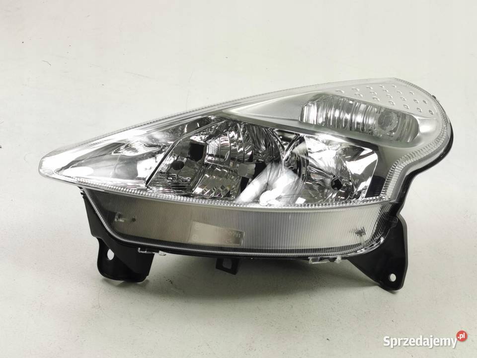 LAMPA LEWY PRZÓD CITROEN C3 PLURIEL 2003 MAGNETI Lampy przeciwmgielne