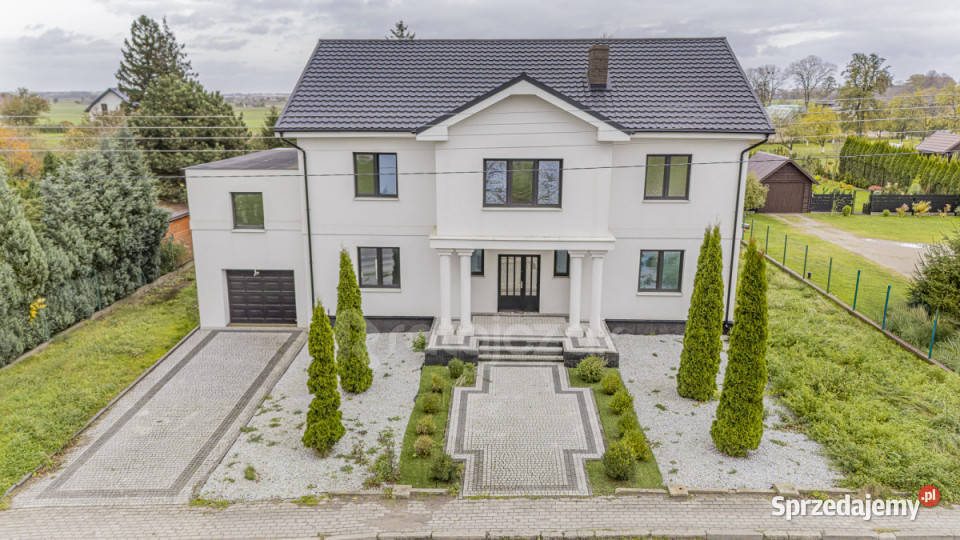 Dom wolnostojący do sprzedania Starzyno 678m2 3 piętra i więcej pomorskie