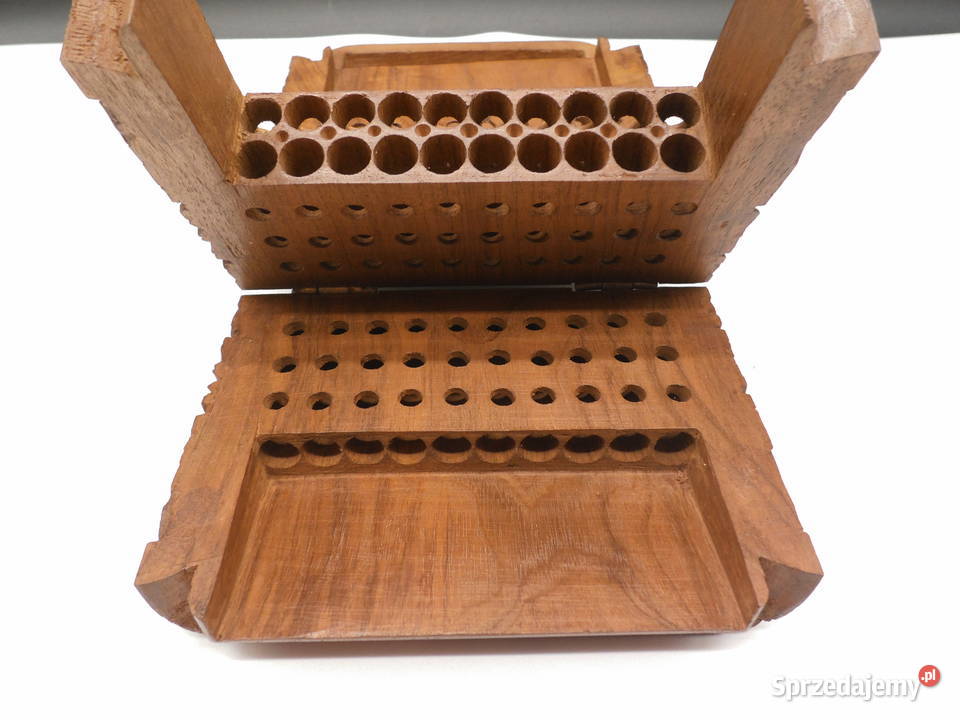 Unikalna Rzeźbiona Cigariera Humidor z Drewna