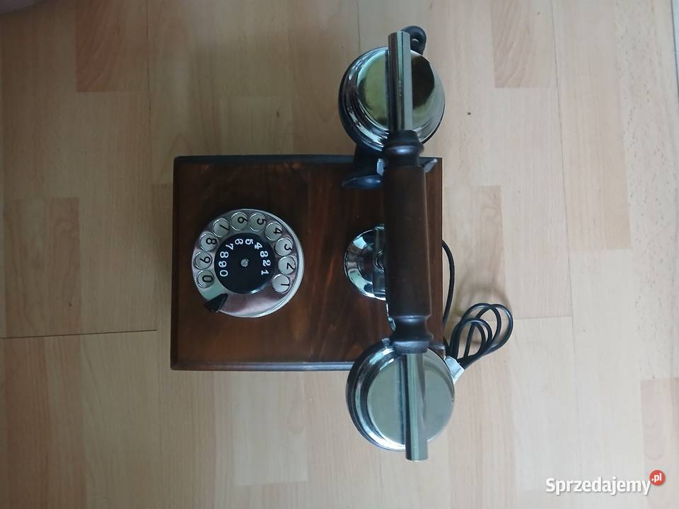 Telefon stacjonarny z czasów PRL u
