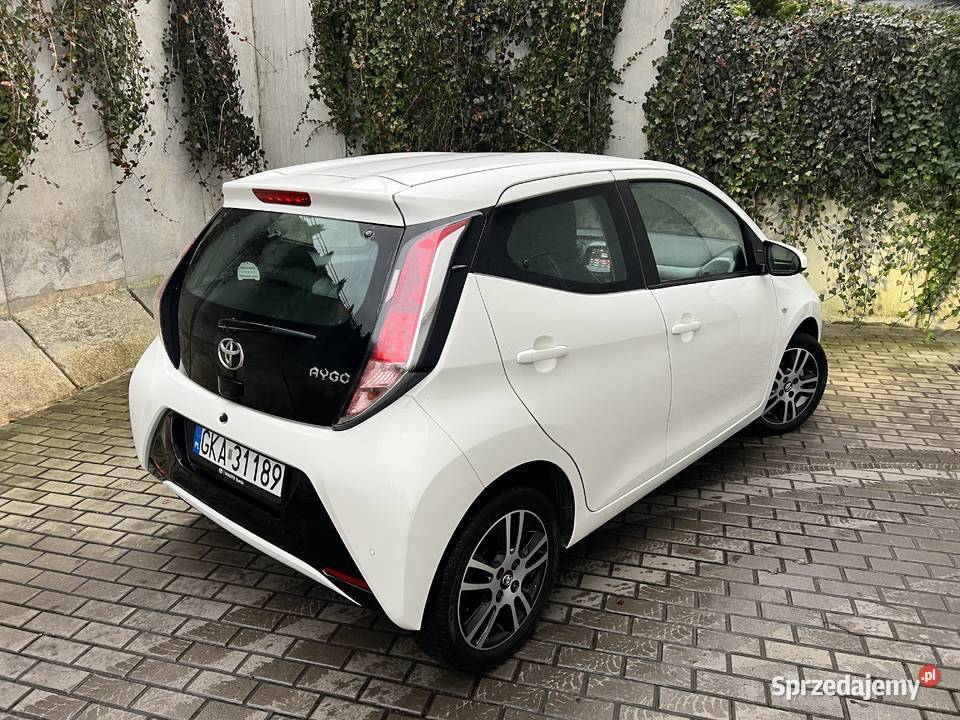 Salon Czujniki Kamera Konserwacji2kpl opon Aygo sprzedam