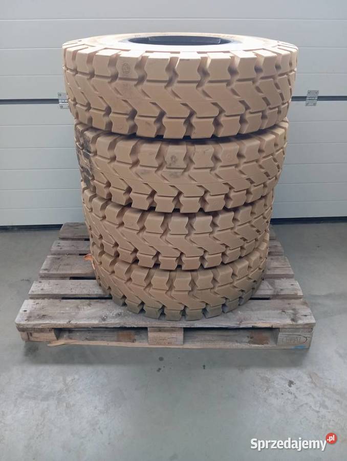 Wózek widłowy Opony pełne 30015 3157015 Błędów