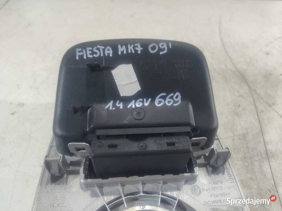 RAMKA OSŁONA PANELU FORD FIESTA MK7 8A6118D422
