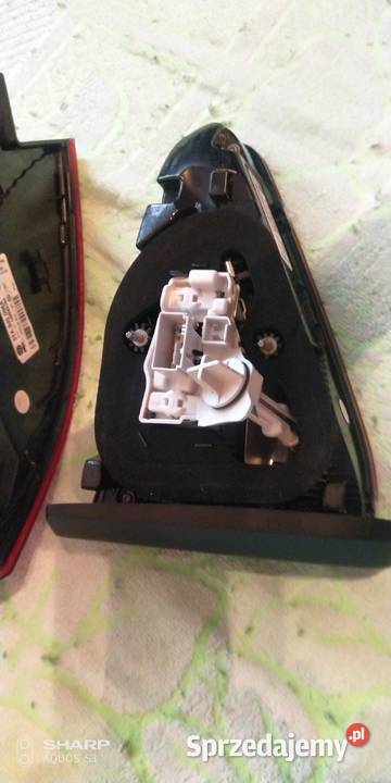 Vw Touran II lampa tylnia prawalampa tylnia Rok produkcji 2015 Łódź