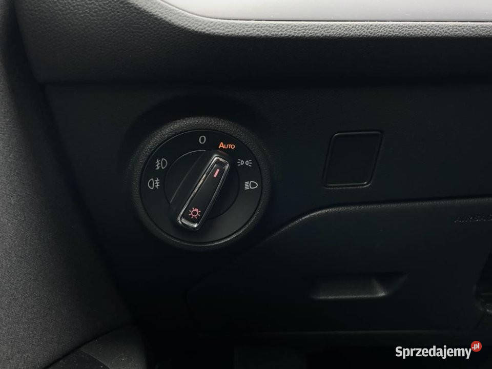 SEAT Leon 2018r Salon Tempomat Czujniki nieuszkodzony mazowieckie Warszawa