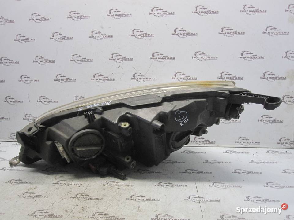 Opel Astra J 2012 lampa prawa przód 13253657 Kielce