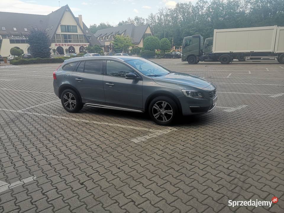 Volvo V60 I Cross Country 2018r 20D D3 Automat Sieradz sprzedam