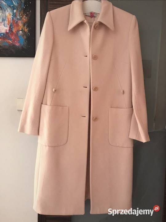 Jasno różowy pudrowy róż wełniany płaszczyk różowy mazowieckie