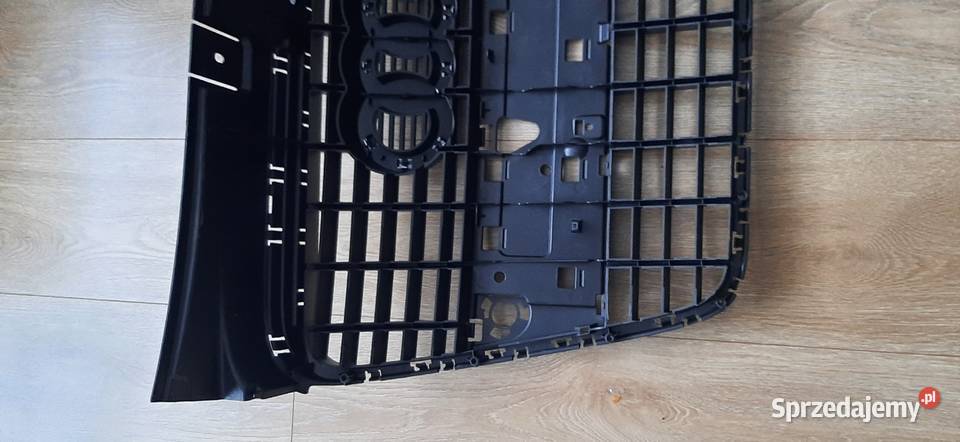 GRILL AUDI A4 B7 SLINE 0508 8E0853651M osobowe Kościerzyna