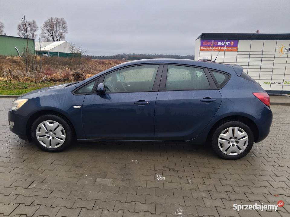 Opel Astra J hatchback 17 diesel 110 manual 6 298212km Pasłęk