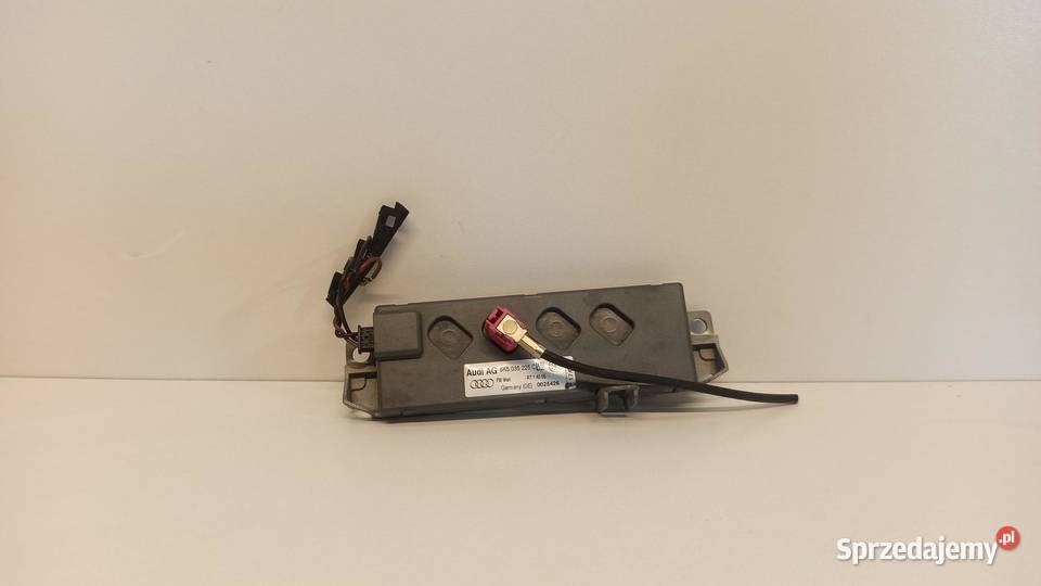 AUDI A4 B8 WZMACNIACZ ANTENOWY 8K5035225C