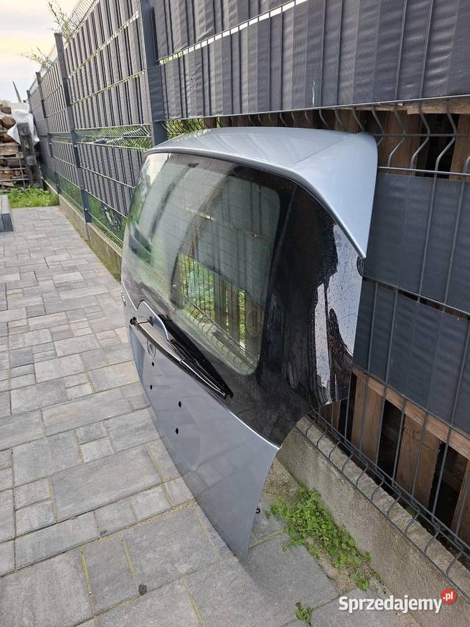 Tylna klapa z szybą mercedes w169 łódzkie Starowa Góra