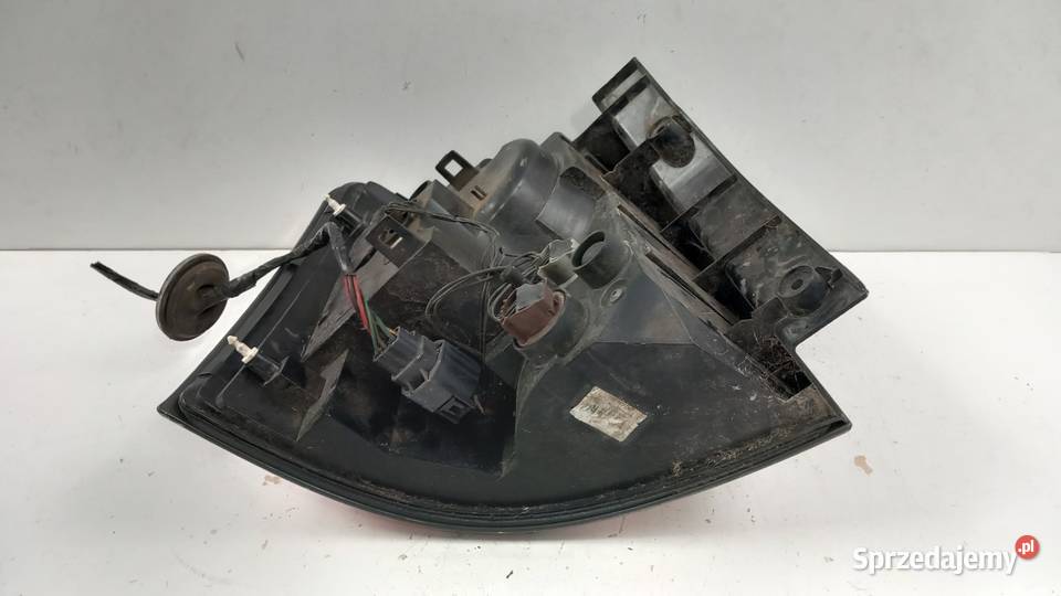 RANGE ROVER SPORT L320 LIFT LAMPA TYŁ PRAWA osobowe Zbierkowo