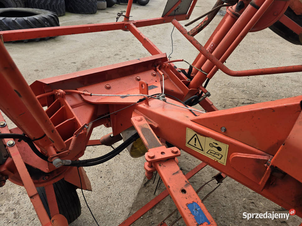 Przetrząsacz siana KUHN GF 7601 MH DigiDrive 76 Zgrabiarki i przetrząsacze Baliki