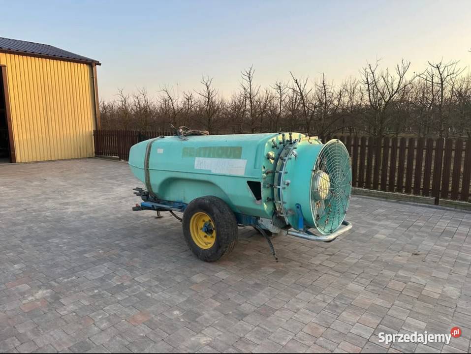 Opryskiwacz sadowniczy 1700l Sienno