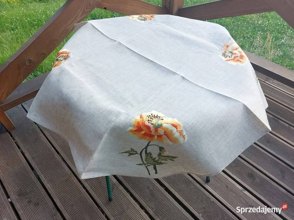 Obrus z haftem maki 85x85 Wyposażenie wnętrz Alwernia