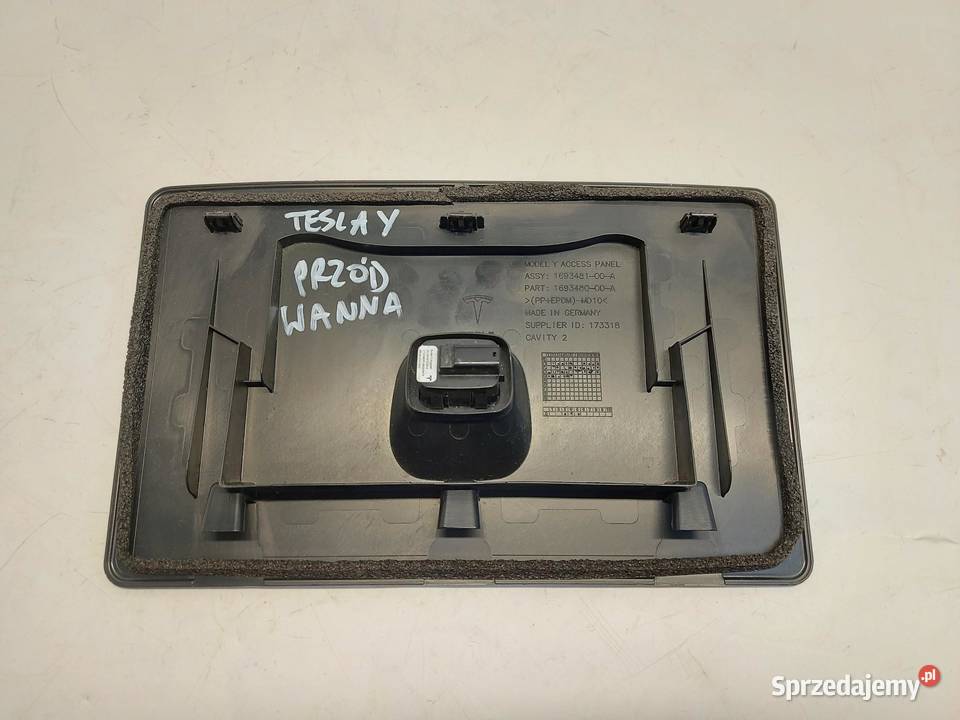 TESLA MODEL Y 2024r MASKOWNICA WANNY BAGAŻNIKA sprzedam