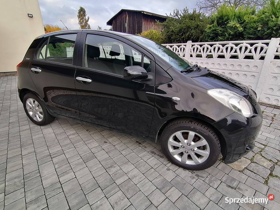 TOYOTA YARIS 13 VVTi 87 Klima 5 drzwi przeb 151 czarny