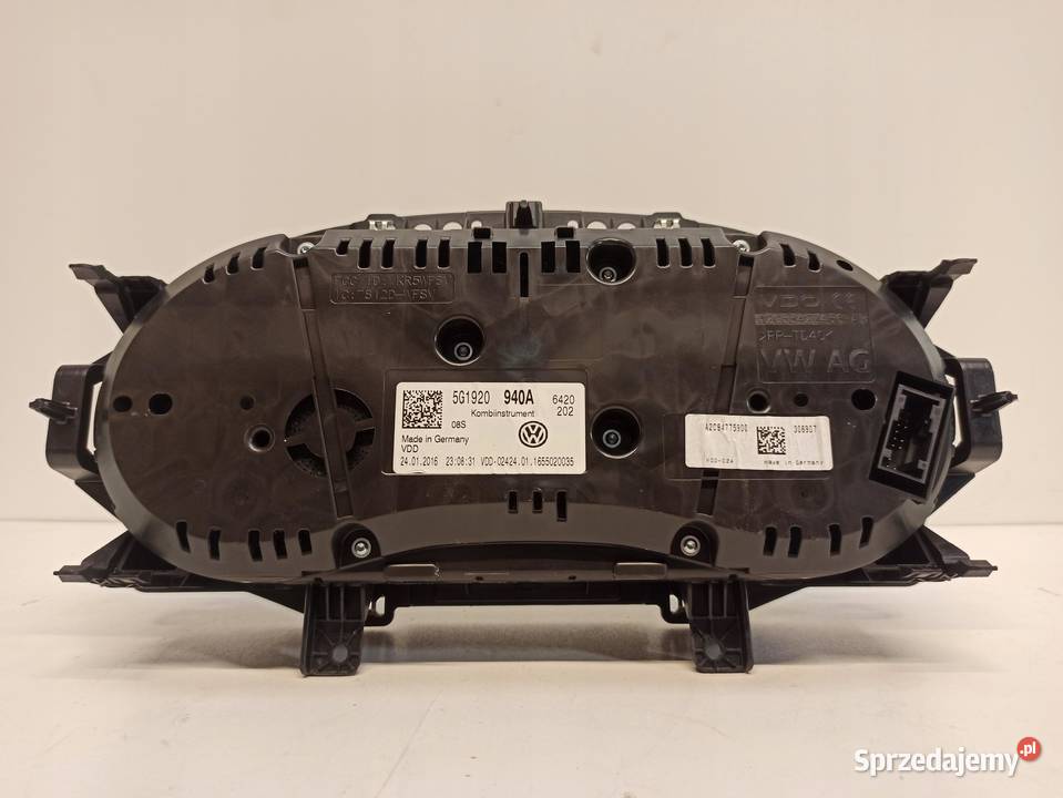 LICZNIK ZEGARY GOLF VII 5G1920940A MPH RHD osobowe