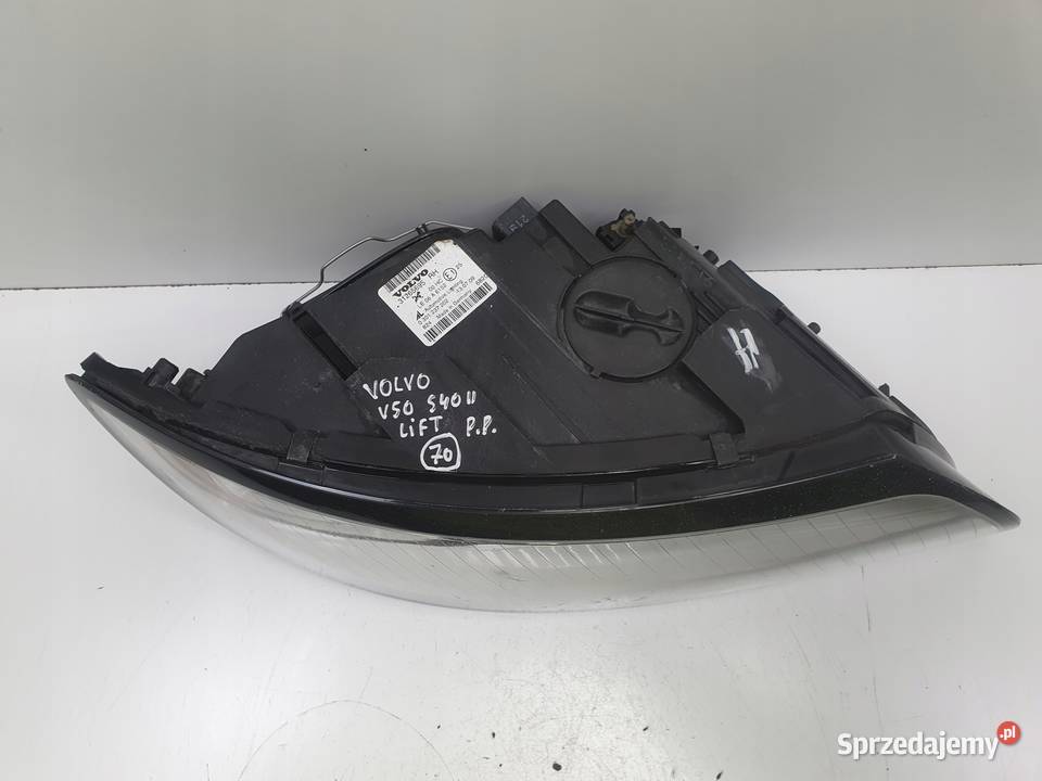 Volvo S40 II V50 LIFT PRZEDNIA LAMPA PRAWA prawy Janów