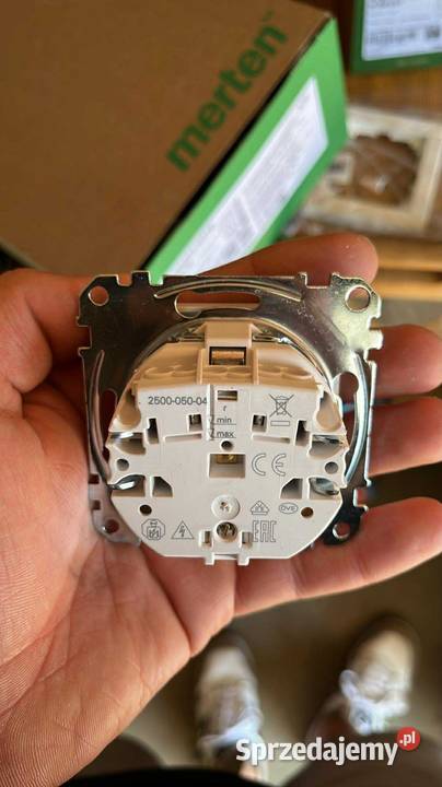 Gniazdka elektryczne Gniazda Oborniki