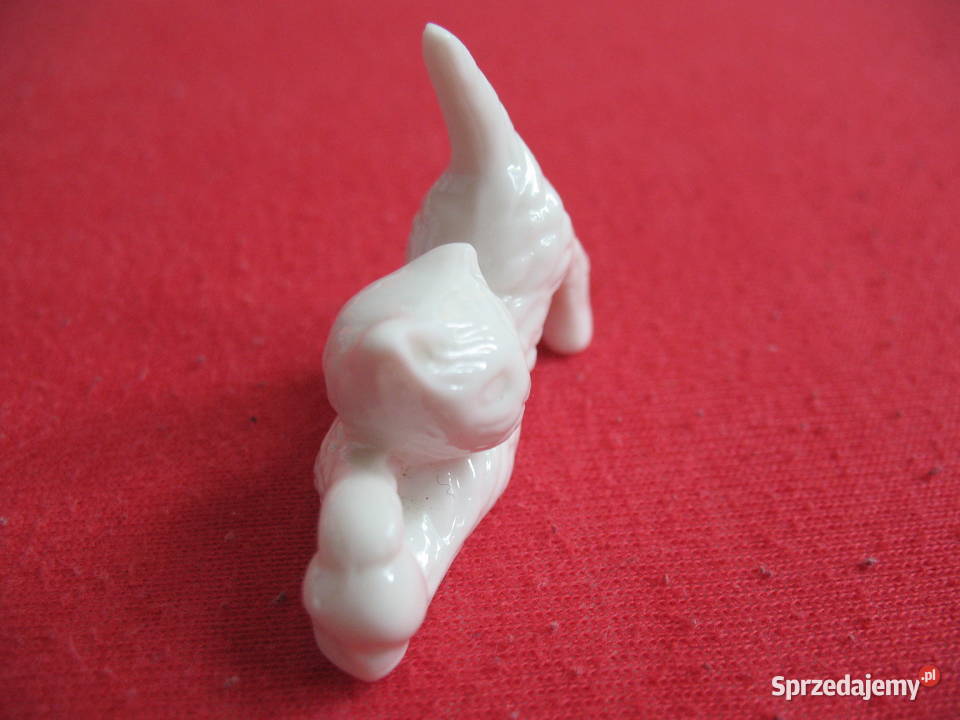Kot z piłeczką porcelana 3 x 45 x 15 Miniaturka mazowieckie Siedlce